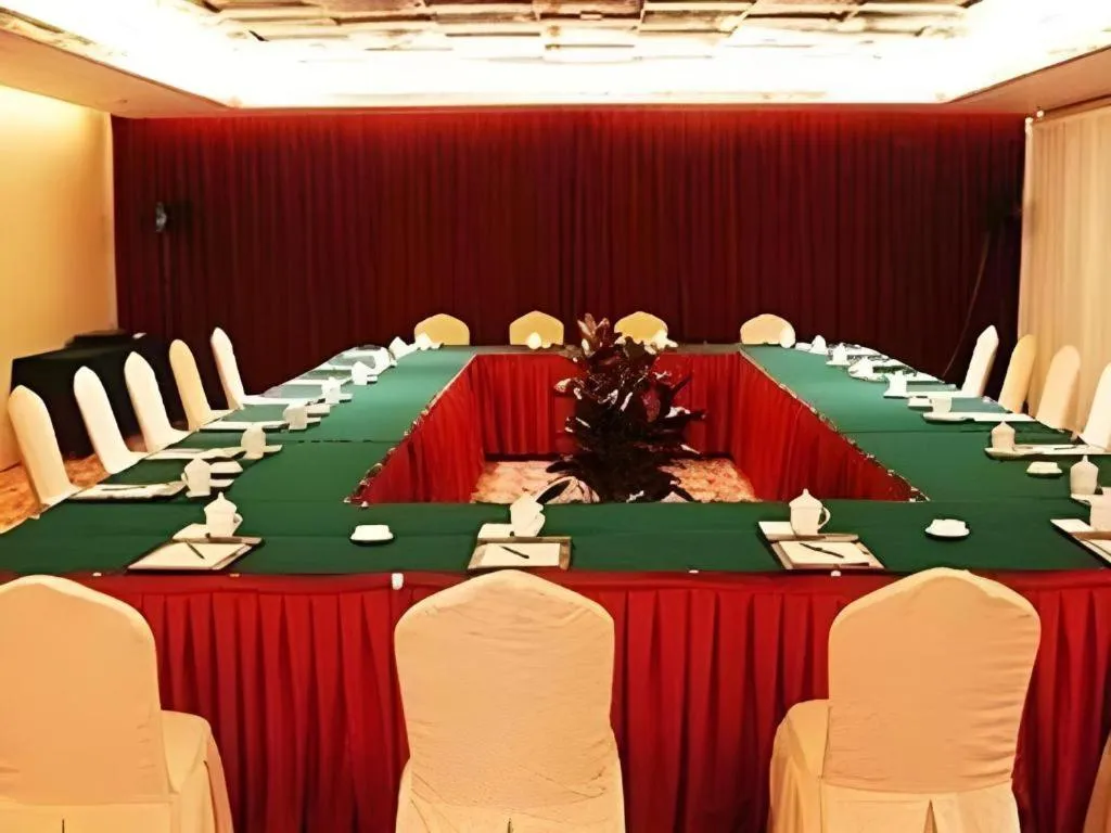 New Century Pujiang Hotel