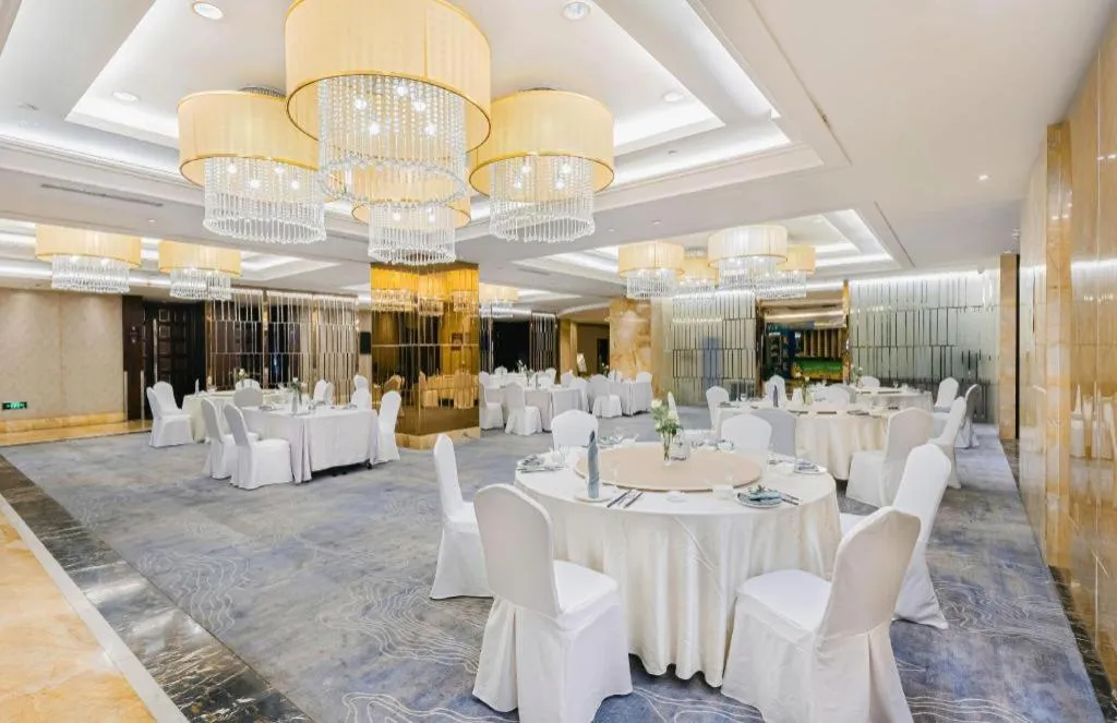 New Century Pujiang Hotel