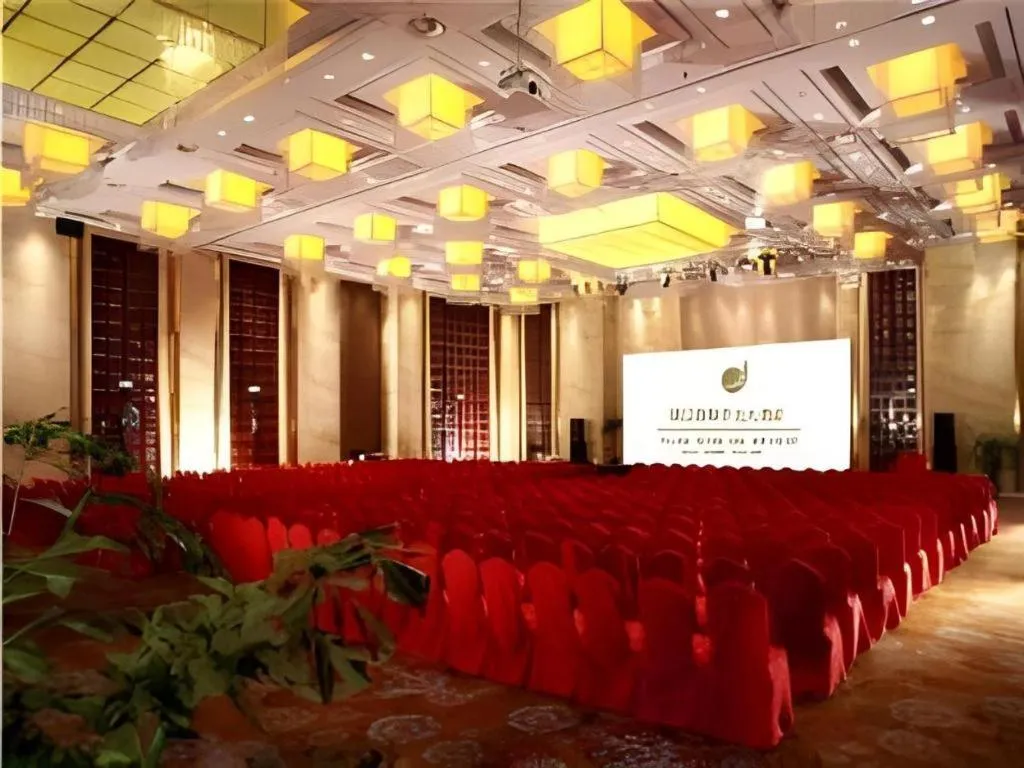 New Century Pujiang Hotel