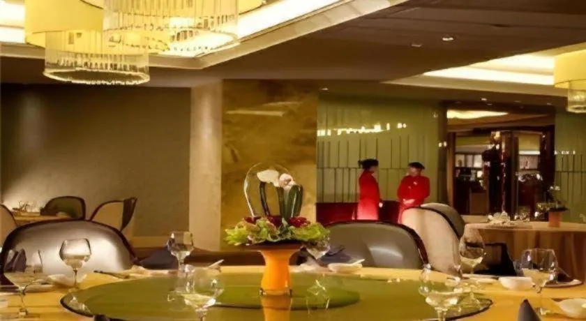 New Century Pujiang Hotel