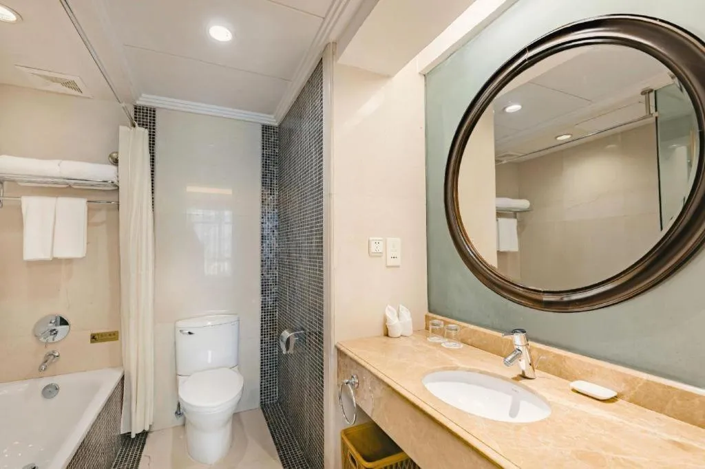 New Century Pujiang Hotel