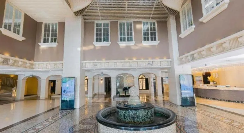 New Century Pujiang Hotel