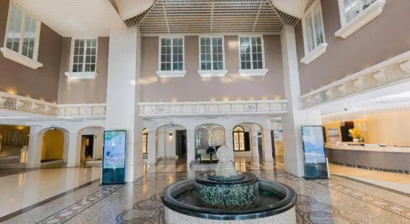 New Century Pujiang Hotel