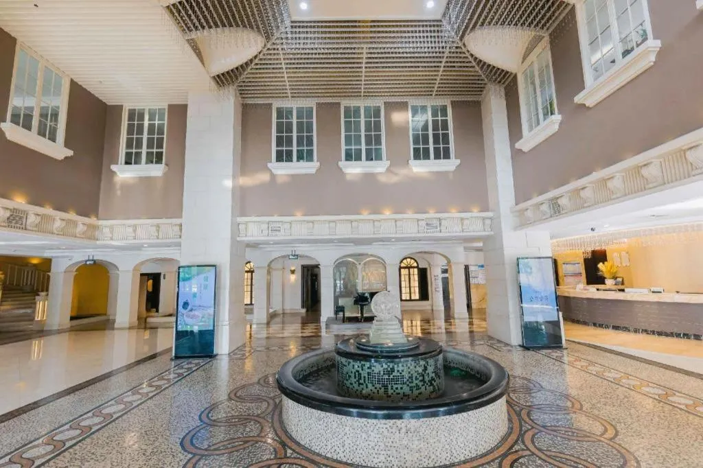 New Century Pujiang Hotel