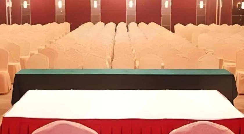 Bed in New Century Pujiang Hotel