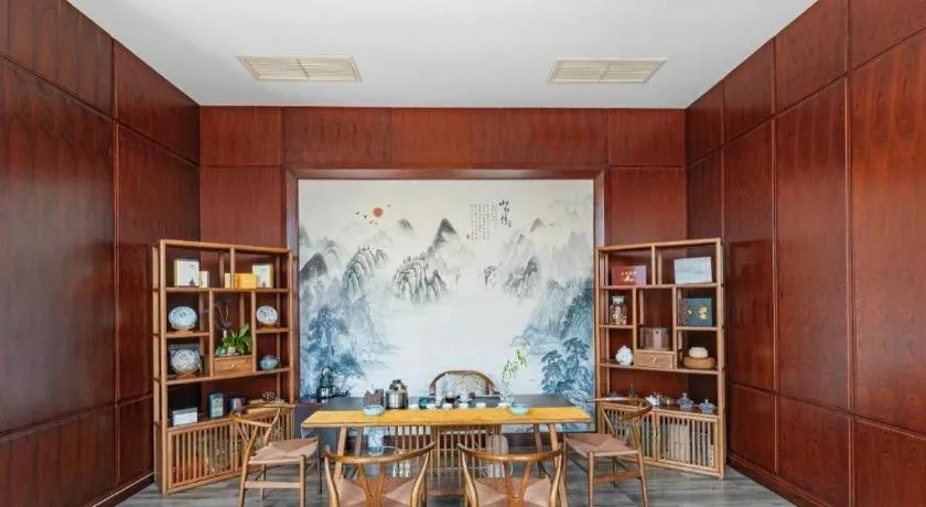 New Century Pujiang Hotel