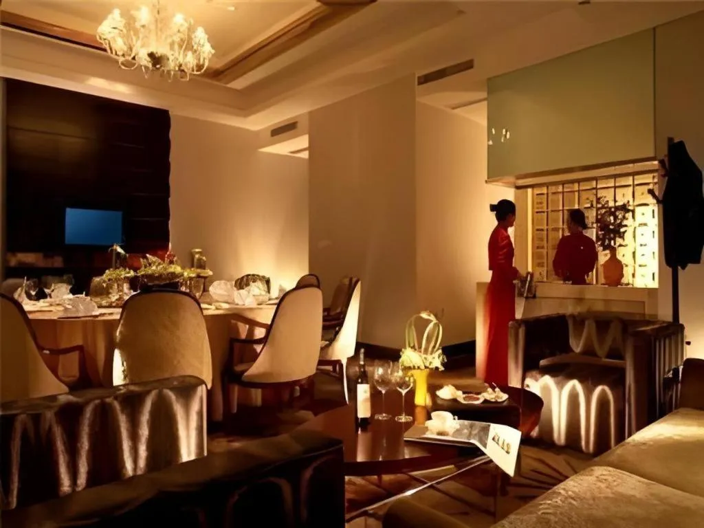 New Century Pujiang Hotel