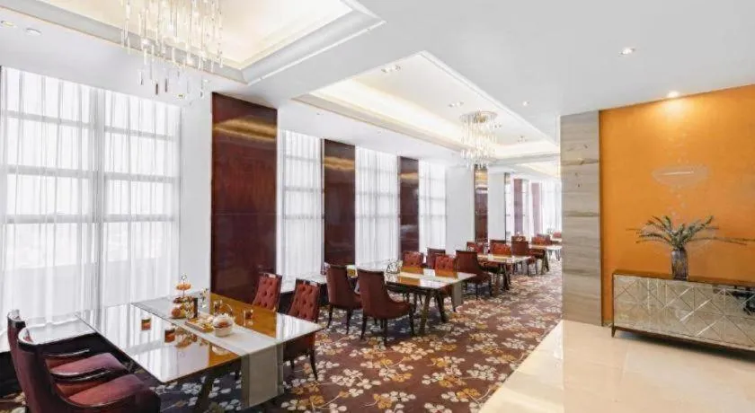 New Century Pujiang Hotel