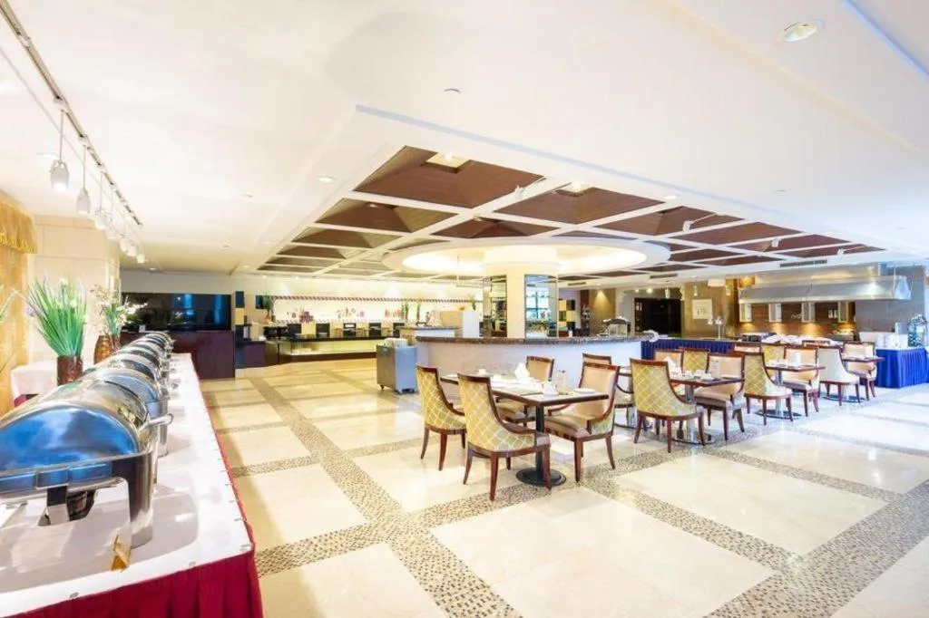 New Century Pujiang Hotel