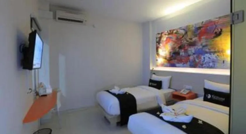 Bed in Fizz Hotel Lombok