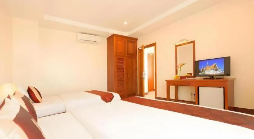 Bed in Kirirom Crystal Hotel