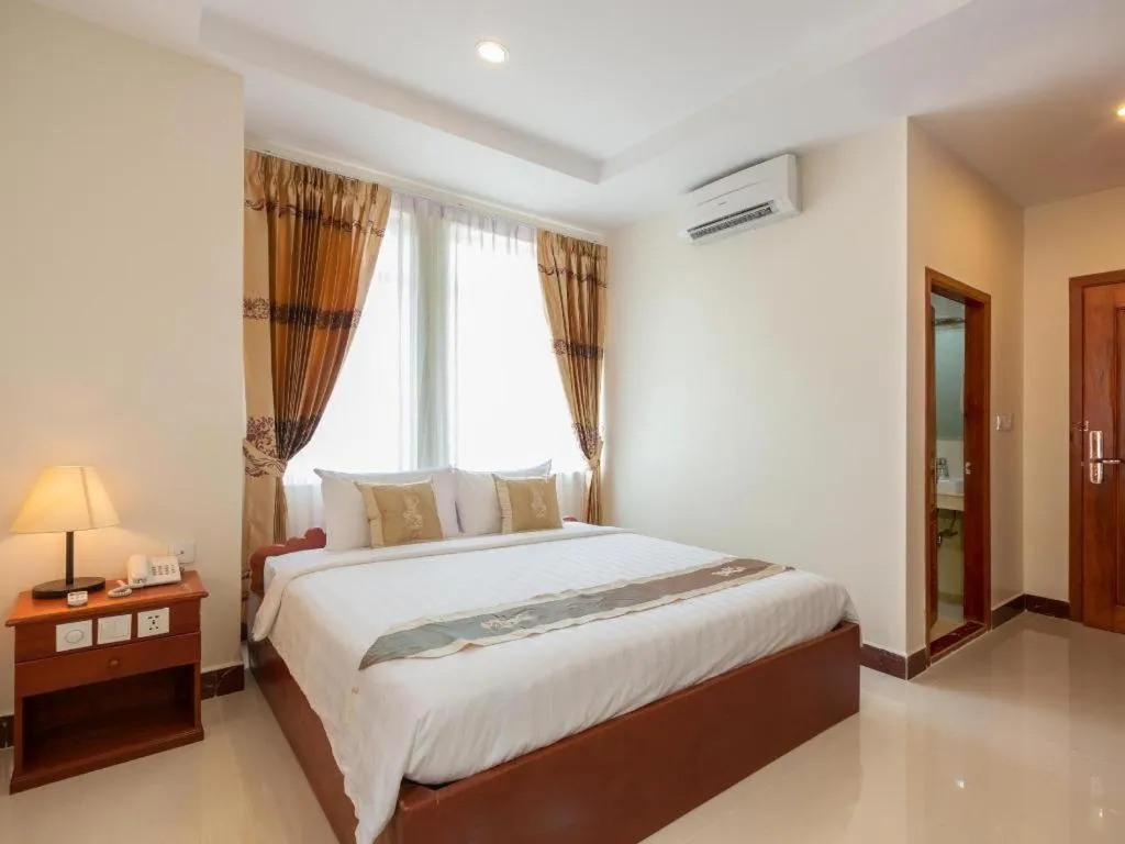 Bed in Kirirom Crystal Hotel