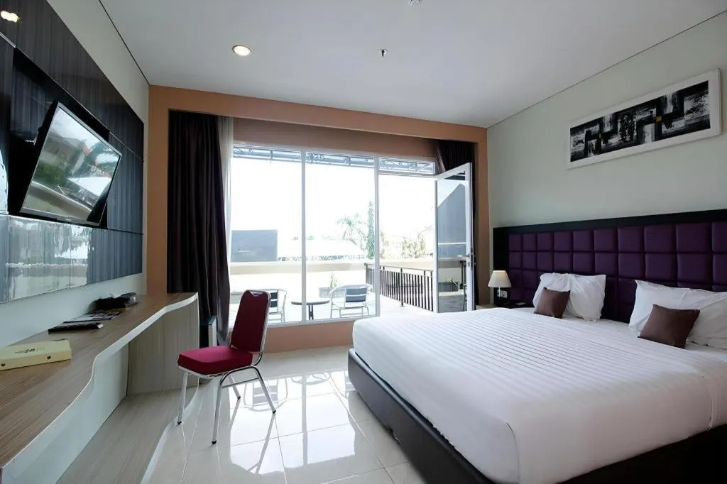 Bed in Asoka Luxury Hotel