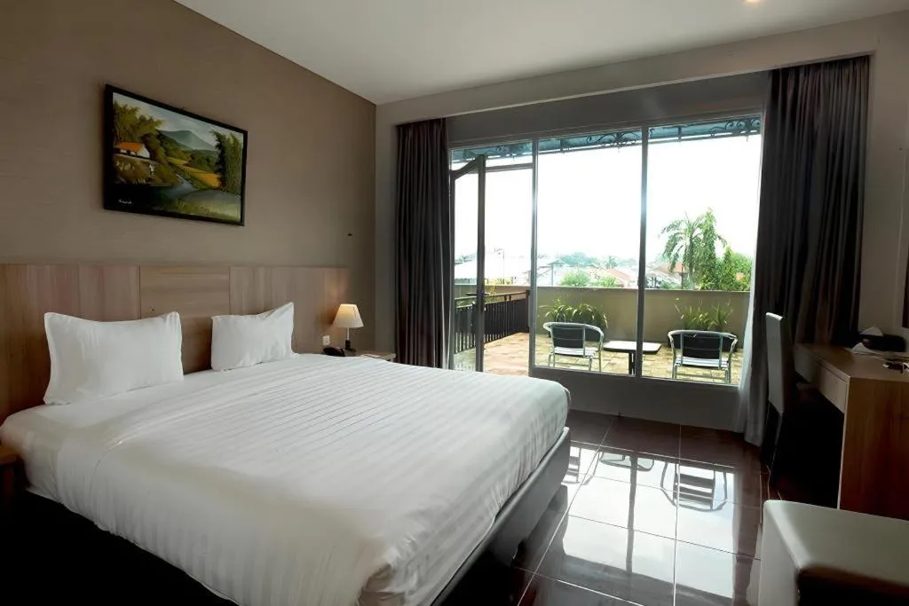Bed in Asoka Luxury Hotel