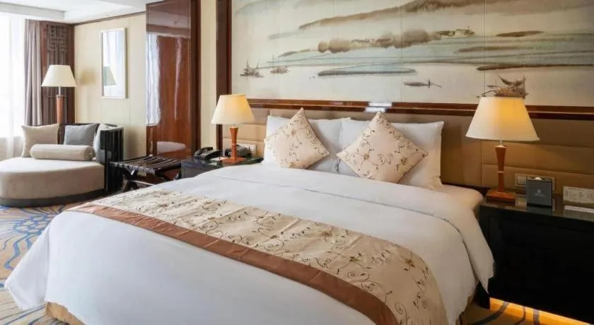 Bed in Yang Peng Jin Jiang Hotel