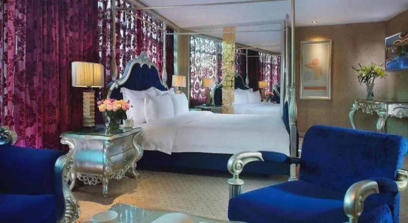 Bed in Dongguan Silver World Garden Hotel