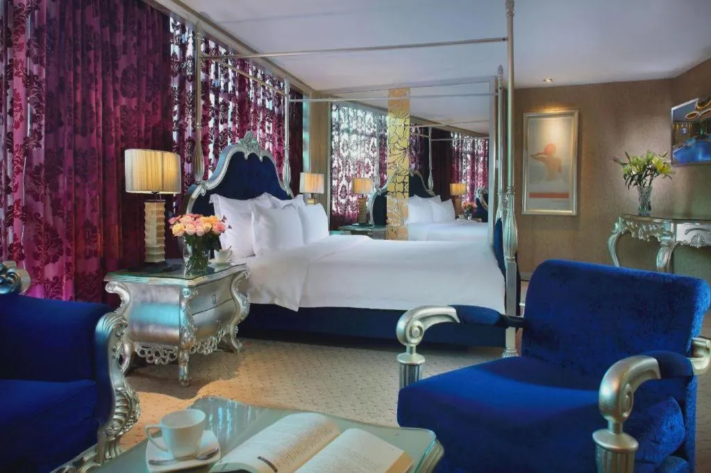 Bed in Dongguan Silver World Garden Hotel