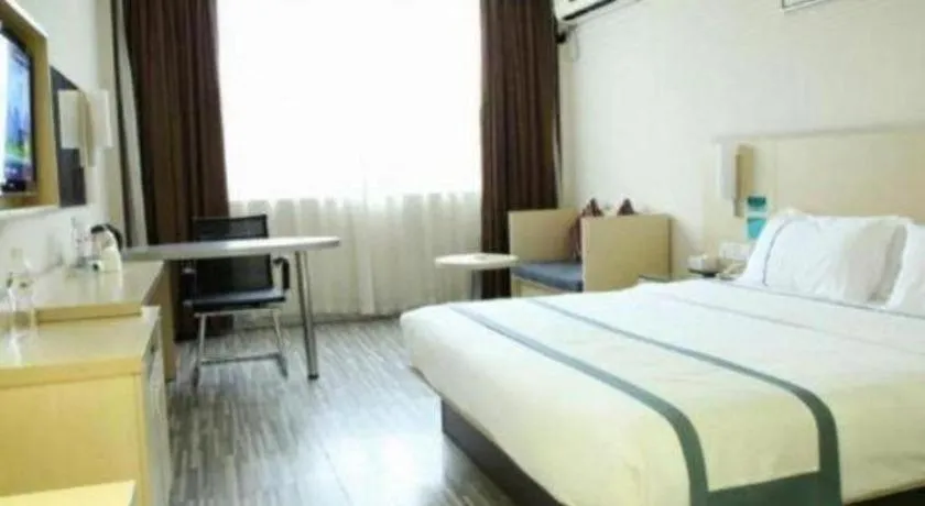 Bed in City Comfort Inn Liuzhou Ma'anshan Rongjun Road