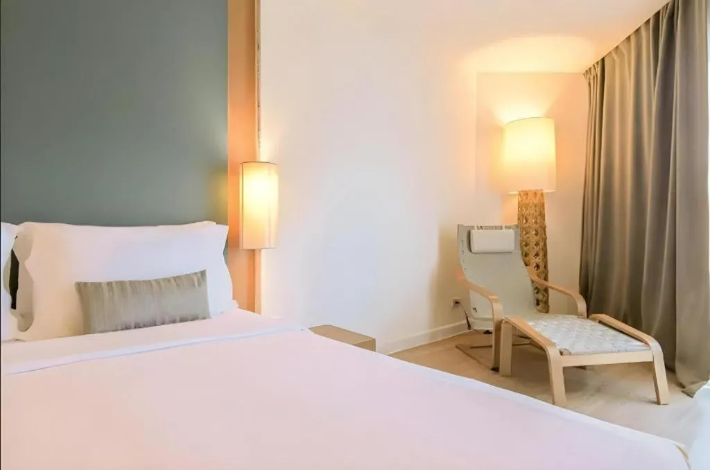 Bed in Ramada by Wyndham Phuket Southsea