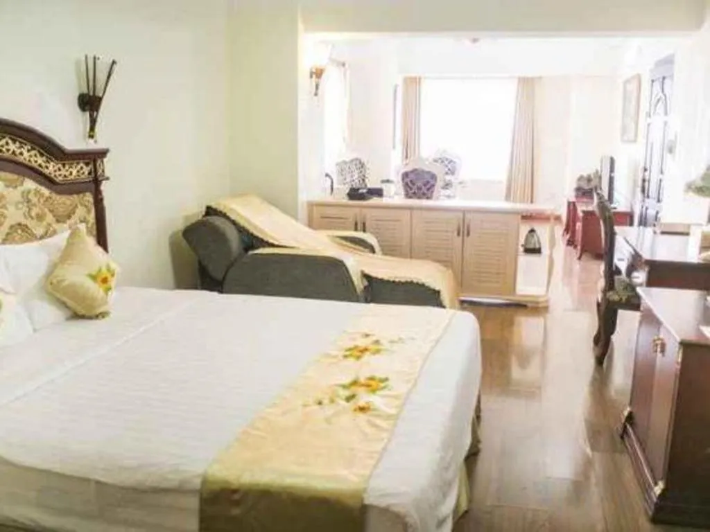 Bed in Hoang Long Hotel - Hai Phong City Center