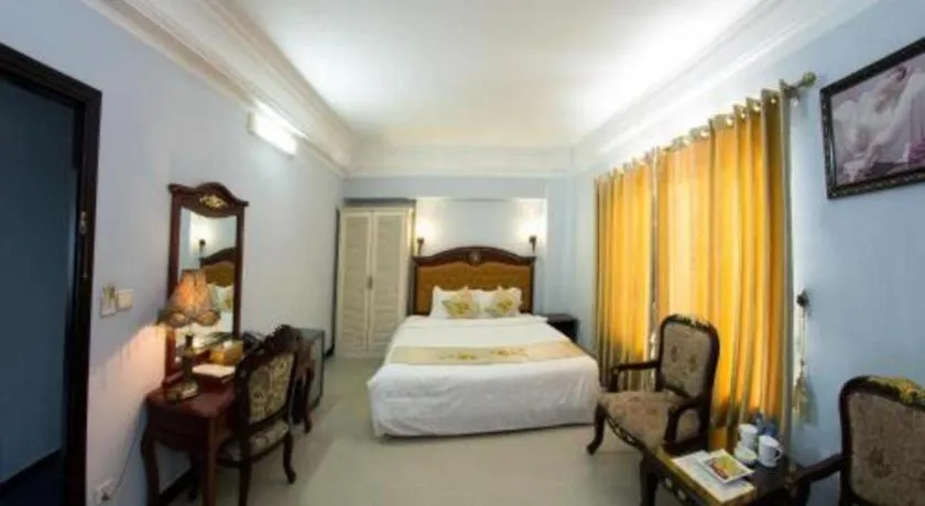 Bed in Hoang Long Hotel - Hai Phong City Center
