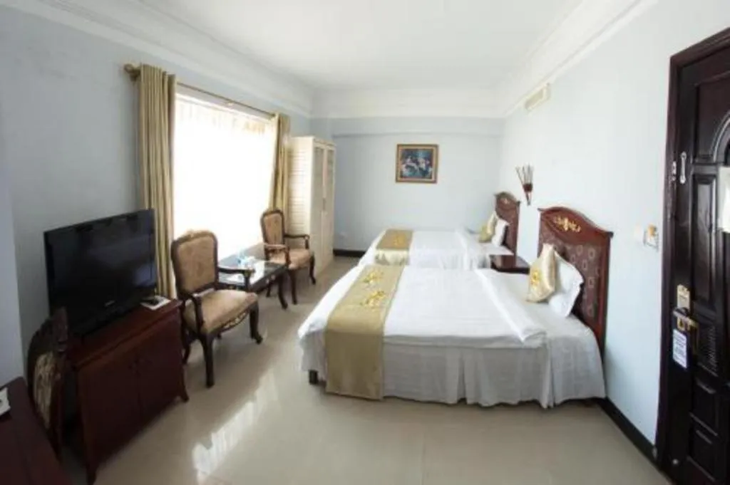 Bed in Hoang Long Hotel - Hai Phong City Center