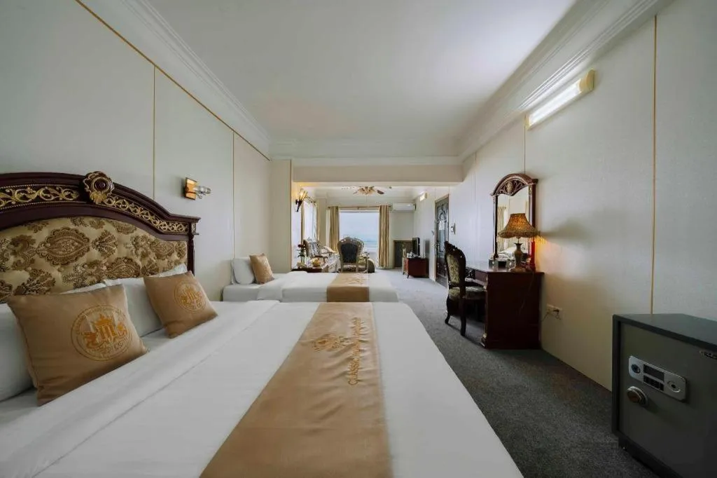 Bed in Hoang Long Hotel - Hai Phong City Center