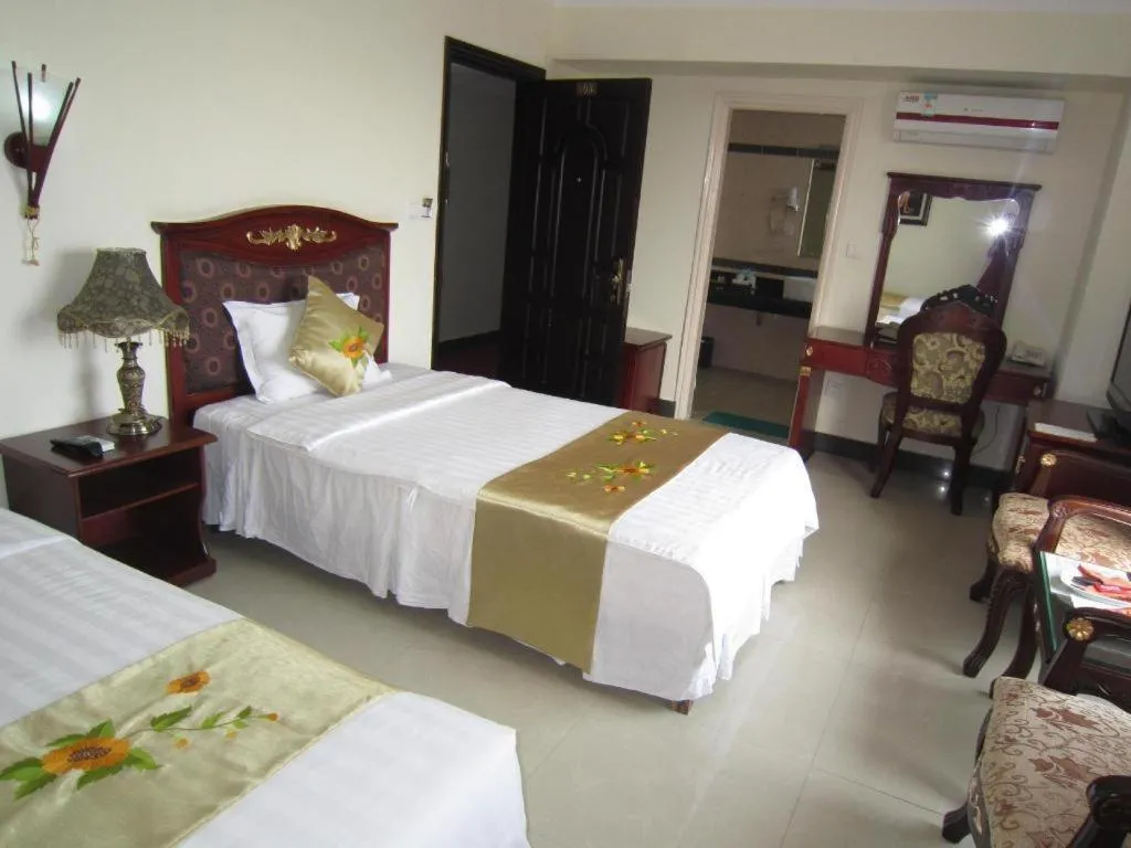 Bed in Hoang Long Hotel - Hai Phong City Center