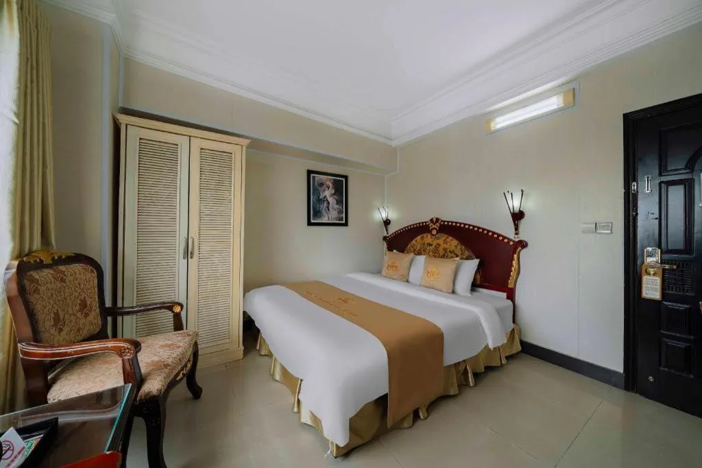 Bed in Hoang Long Hotel - Hai Phong City Center