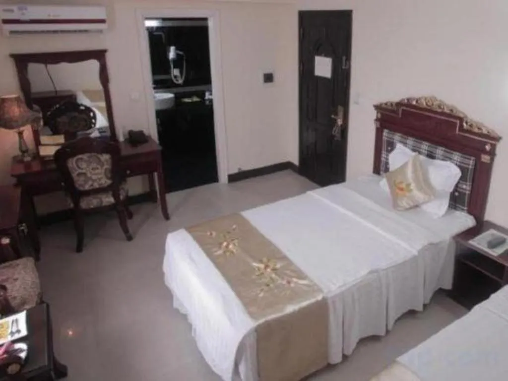Bed in Hoang Long Hotel - Hai Phong City Center