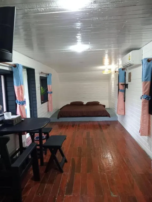 Bed in Tamsabai Resort