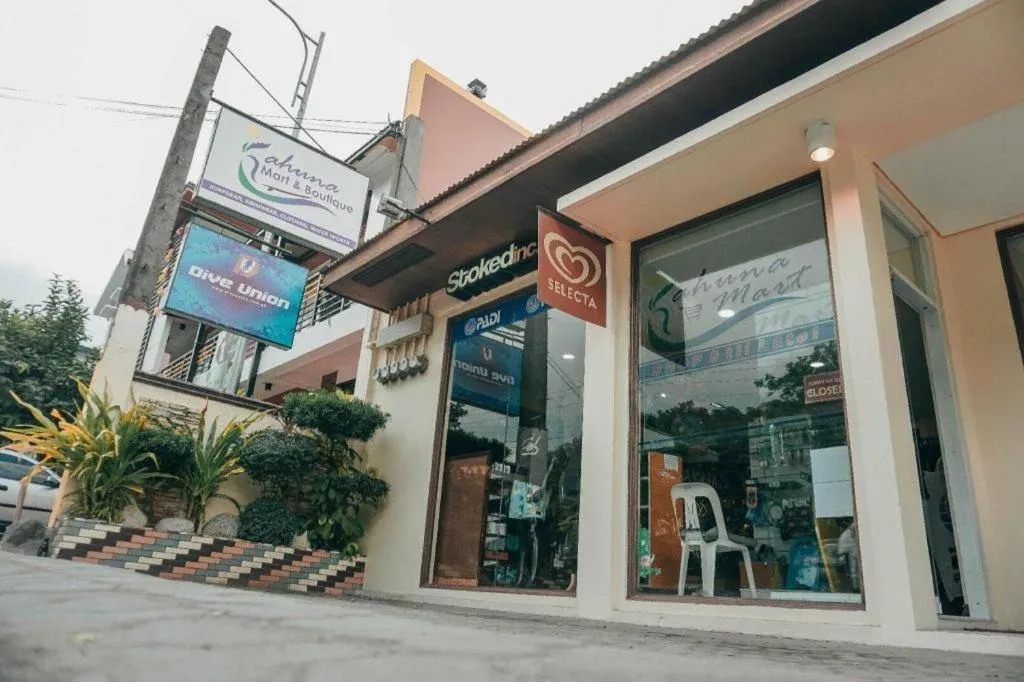 Kahuna Beach Resort and Spa