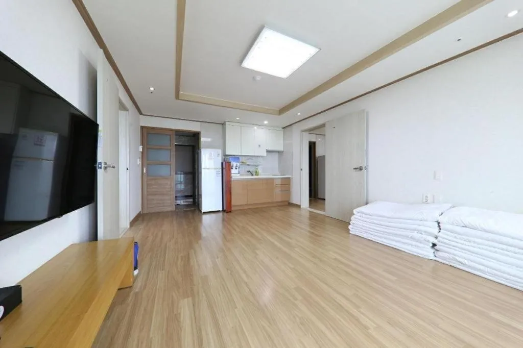 Bed in Jeju Sunbeach Hotel & Resort