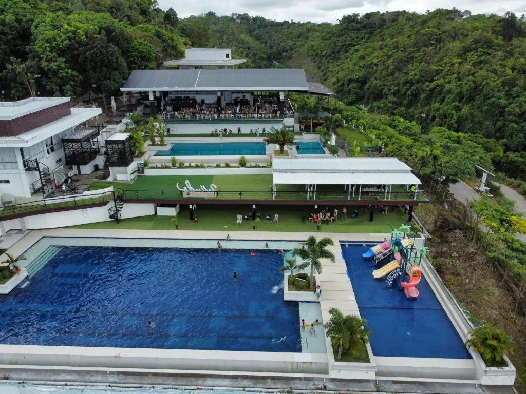 Ultra Winds Mountain Resort