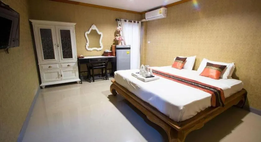 Bed in Sripoom Boutique House