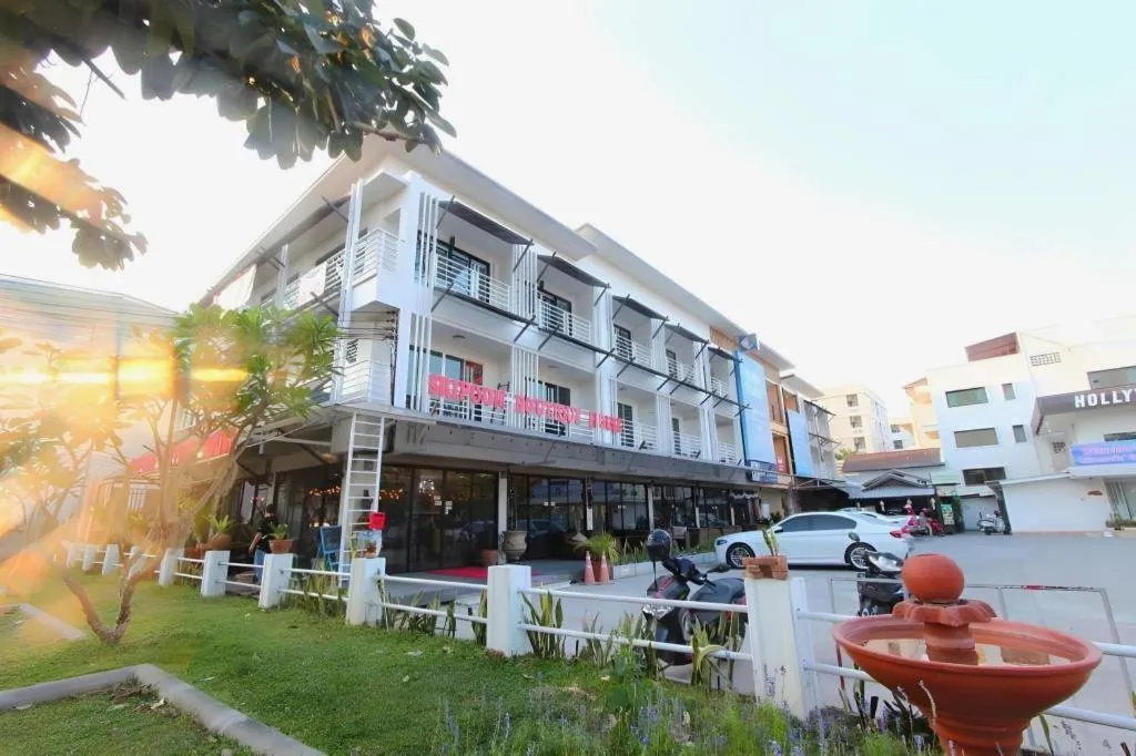 Sripoom Boutique House