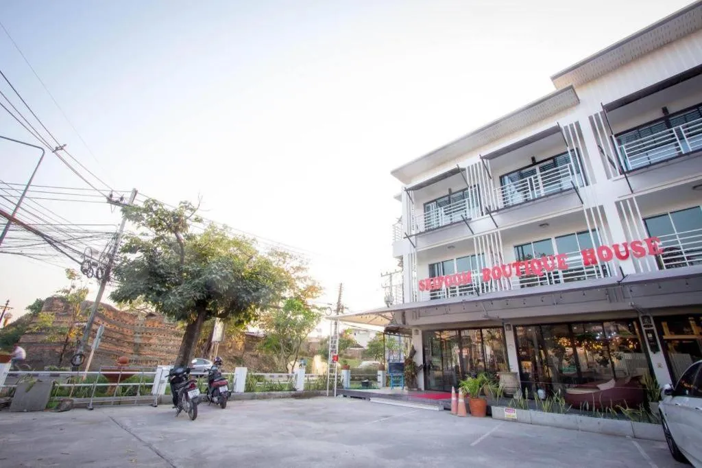 Sripoom Boutique House