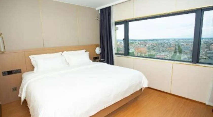 Bed in Lavande Hotel·Dongxing Port