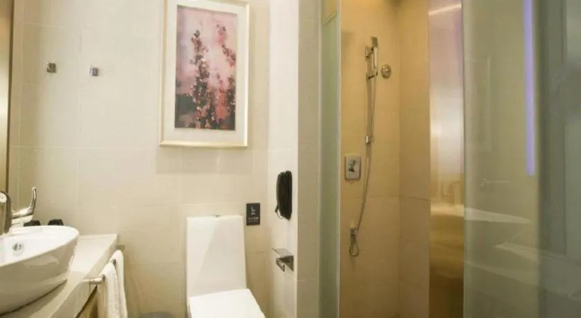 Lavande Hotel·Dongxing Port