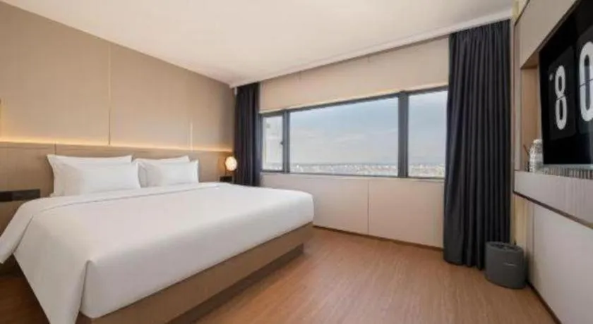 Bed in Lavande Hotel·Dongxing Port