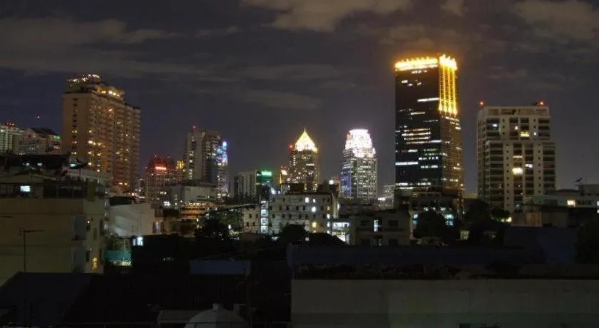 The Boss Sathorn Hotel