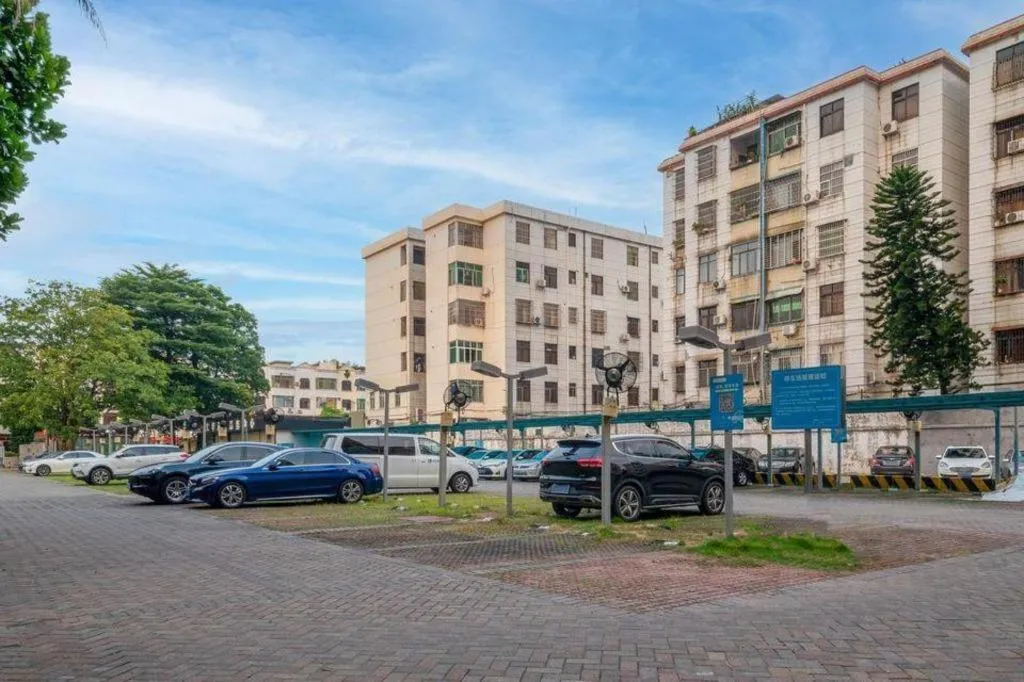 Chinflux Mandarin Hotel