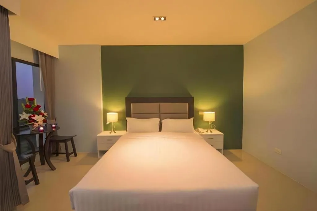 Bed in Sixty-Sixplace