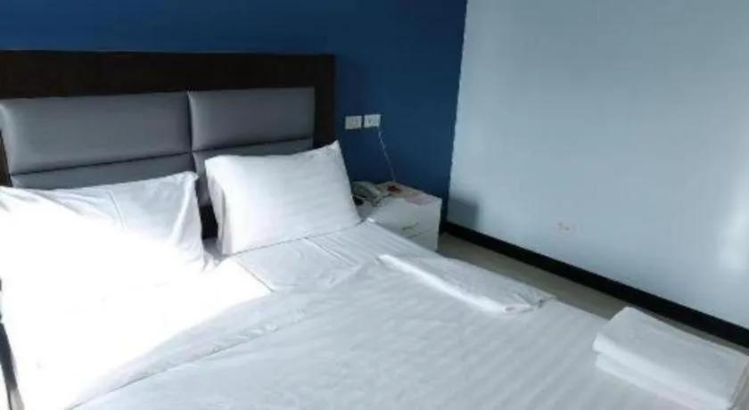 Bed in Sixty-Sixplace