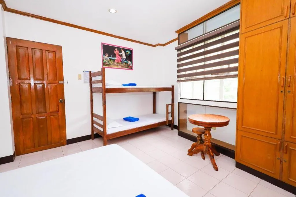 Bed in Mayon Backpackers Hostel