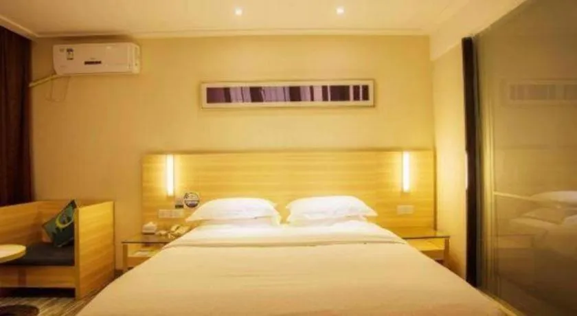 Bed in City Comfort Inn Hechi Nandan