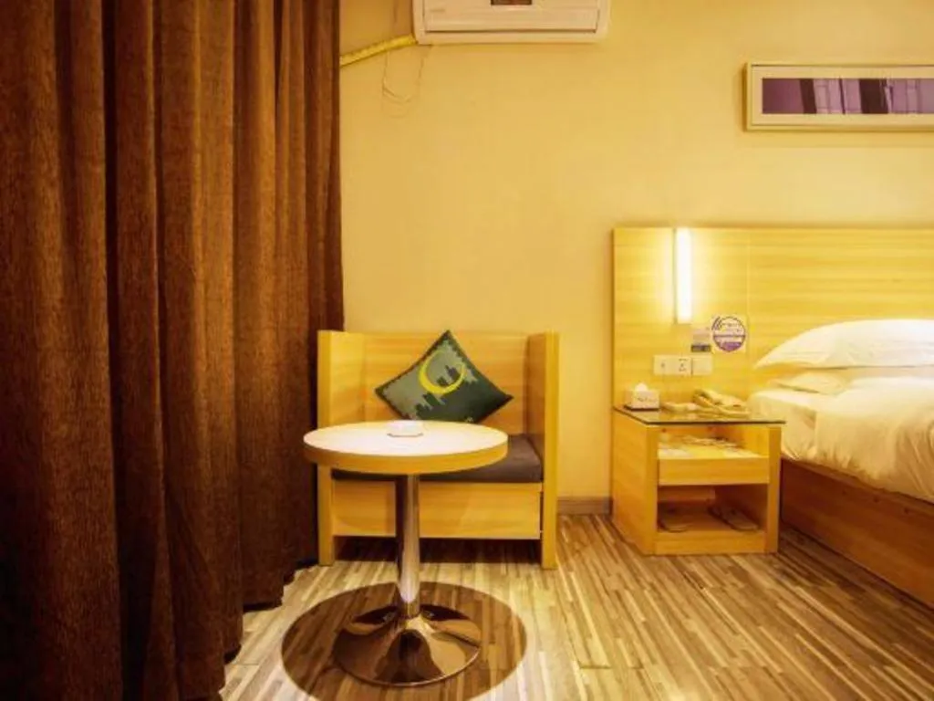 Bed in City Comfort Inn Hechi Nandan
