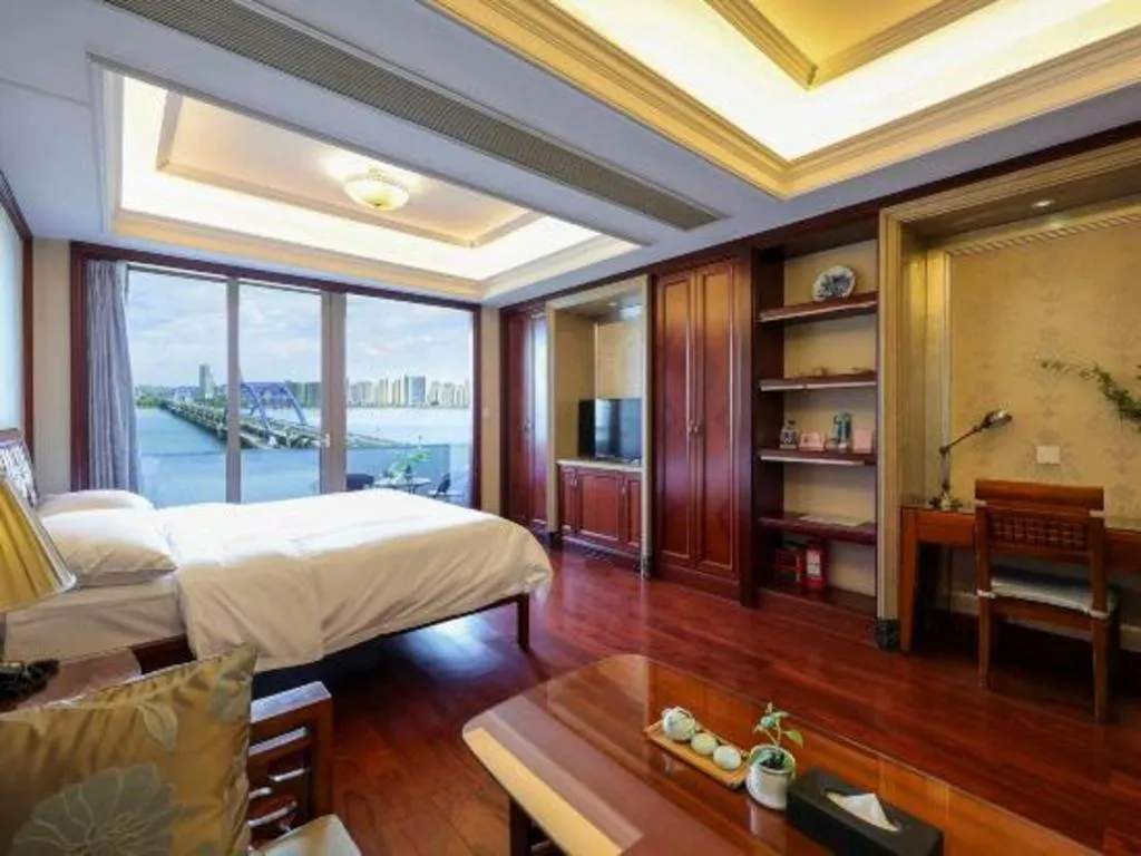 Bed in Hangzhou Lingtao Pavilion Hotel