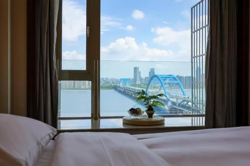 Bed in Hangzhou Lingtao Pavilion Hotel