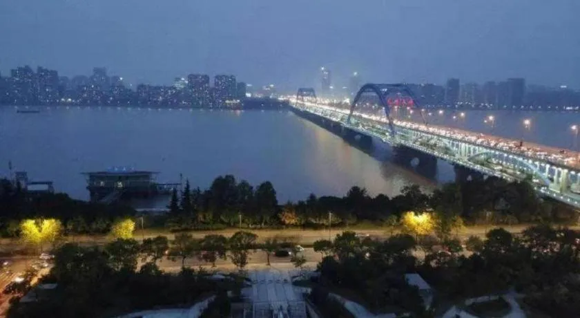 Hangzhou Lingtao Pavilion Hotel